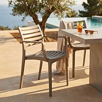 Sedia da giardino EVELINE con braccioli – tortora