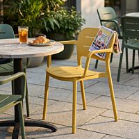Sedia da giardino GISELLE con braccioli – gialla