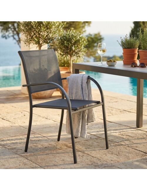 Sedia da giardino STAMFORD con braccioli impilabile – taupe