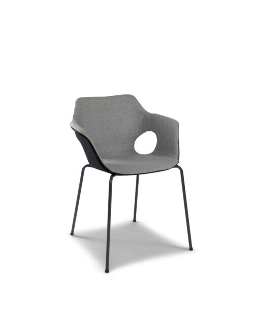 Poltroncina OLA’ By Riccardo Rivoli - impilabile  imbottita in plastica con braccioli